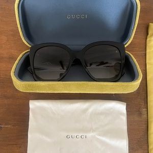 Gucci Sunglasses GG0495S